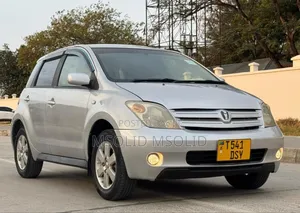 Toyota IST 2005 Silver