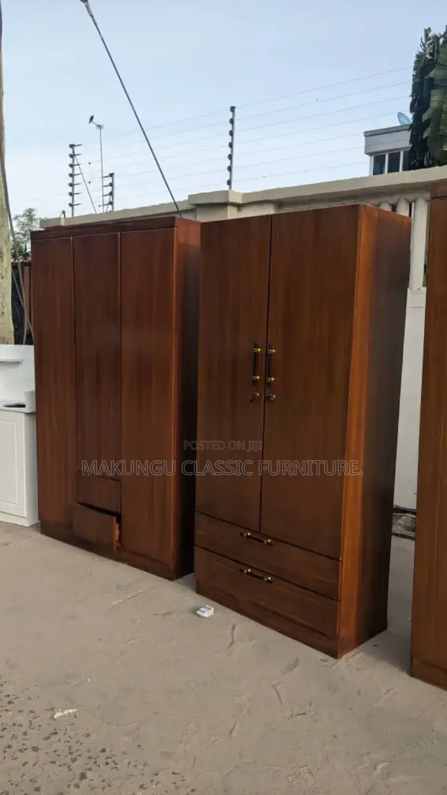 Unique Wardrobe With 3doors and 2doors