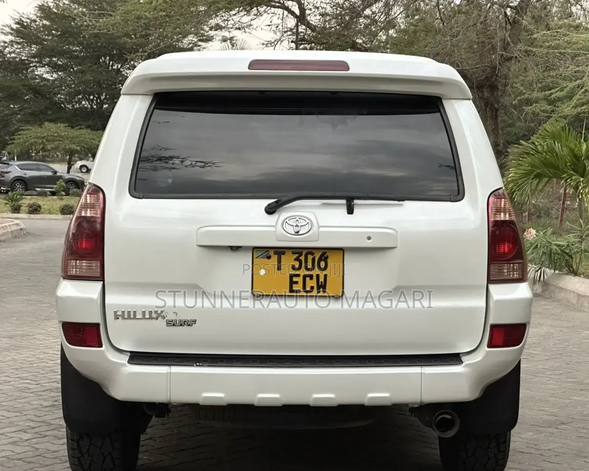 Toyota Hilux Surf 2005 White