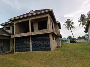 7bdrm House in Kunduchi for sale