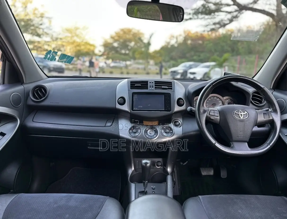Toyota Vanguard 2010 Black