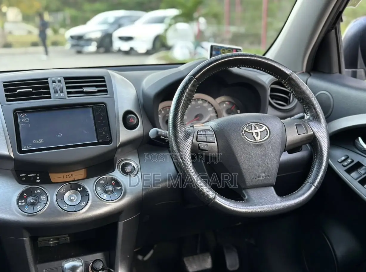 Toyota Vanguard 2010 Black