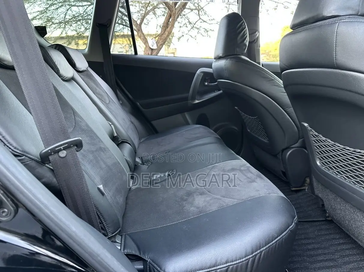 Toyota Vanguard 2010 Black