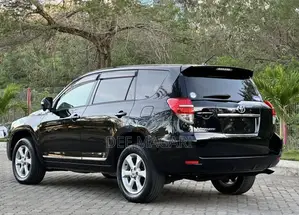 Toyota Vanguard 2010 Black