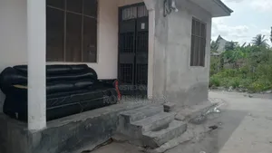 5bdrm House in Tanzania Daresalaam, Ilala for sale