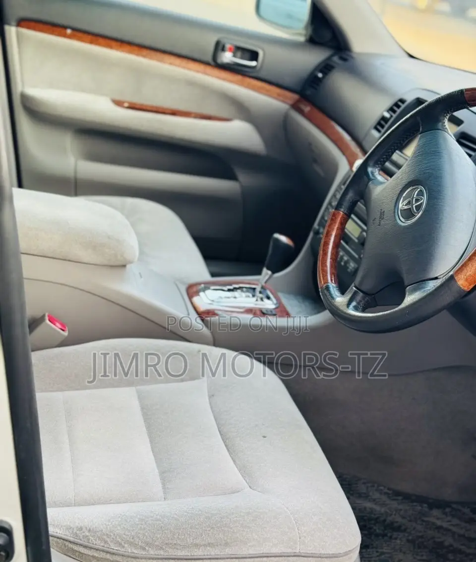 Toyota Mark II 2004 Silver