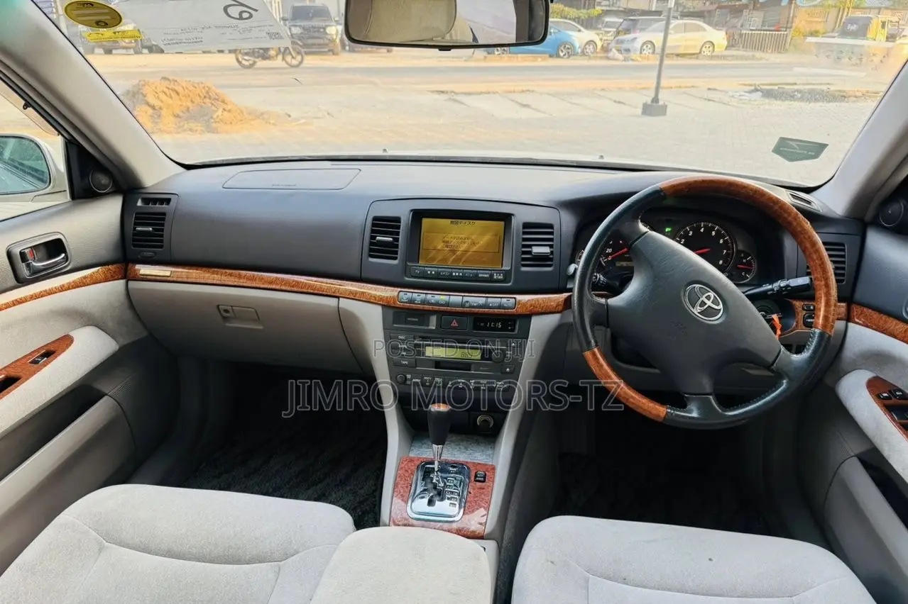 Toyota Mark II 2004 Silver