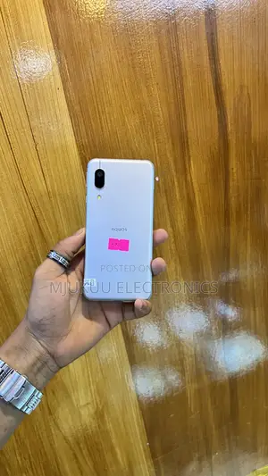 Sharp Aquos Sense 3 Basic SHV48 32 GB Silver