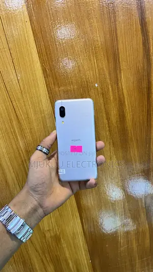 Sharp Aquos Sense 3 Basic SHV48 32 GB Silver