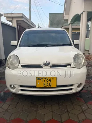 Toyota Sienta 2005 White