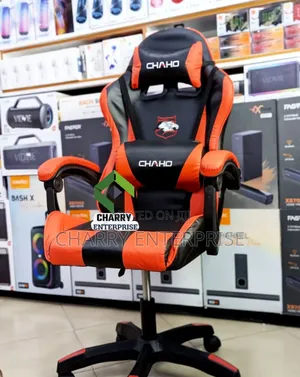 Adjustable Comfortable Relaxing Gaming Chair Plastic Body