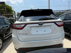 Toyota Harrier 2018 White