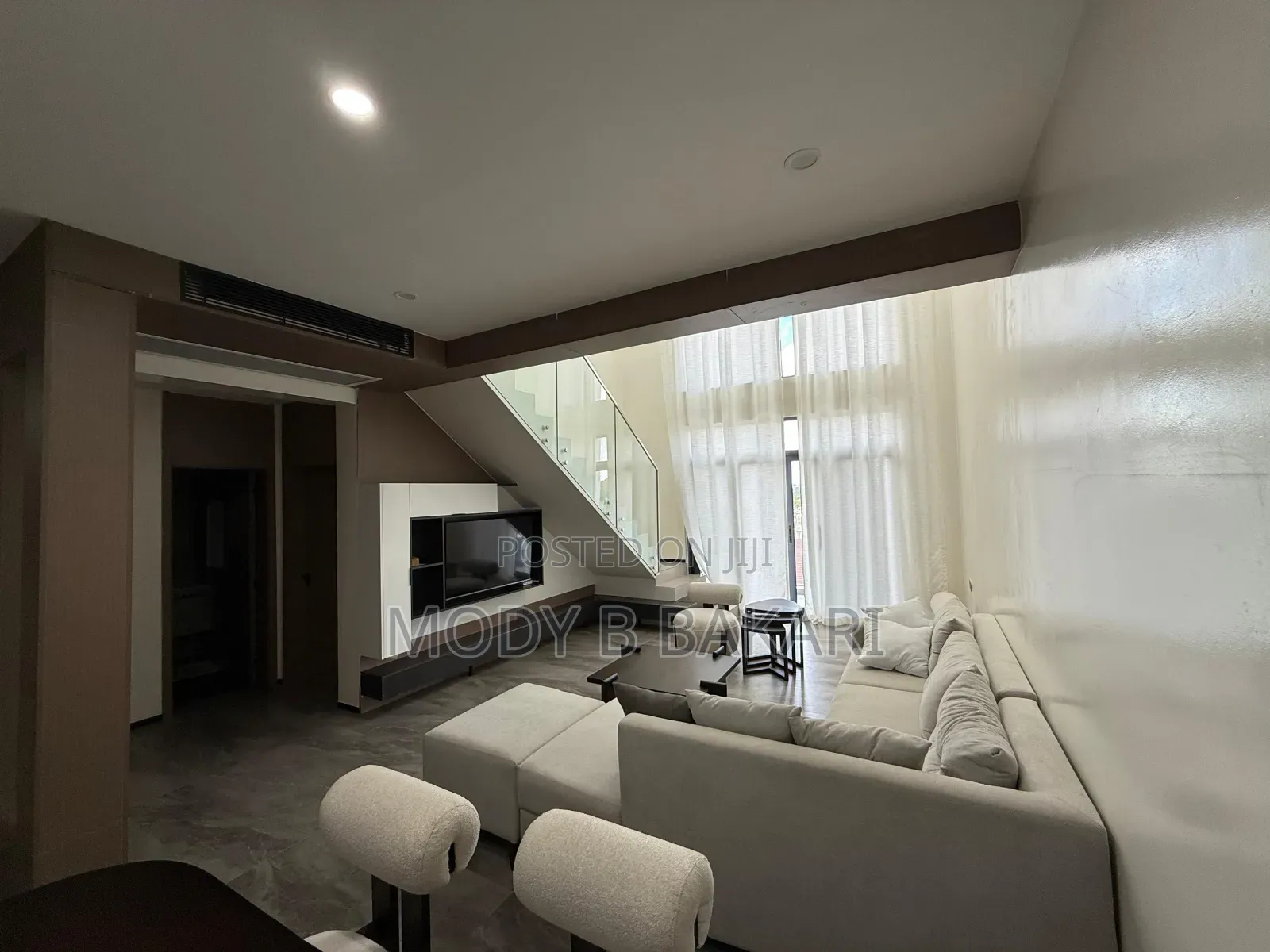 Furnished 3bdrm Apartment in Oyster Bay for rent