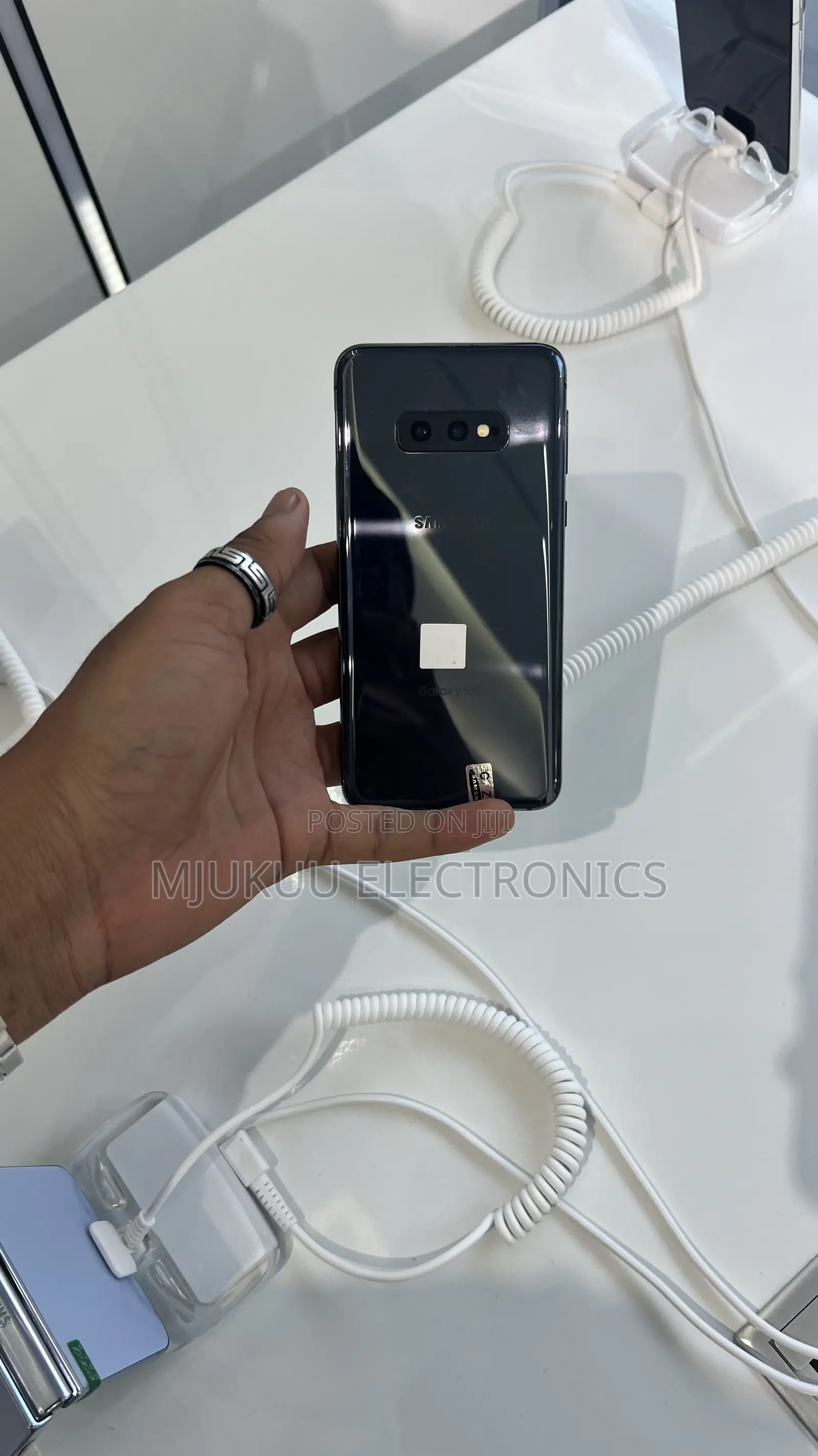 Samsung Galaxy S10e 128 GB Black