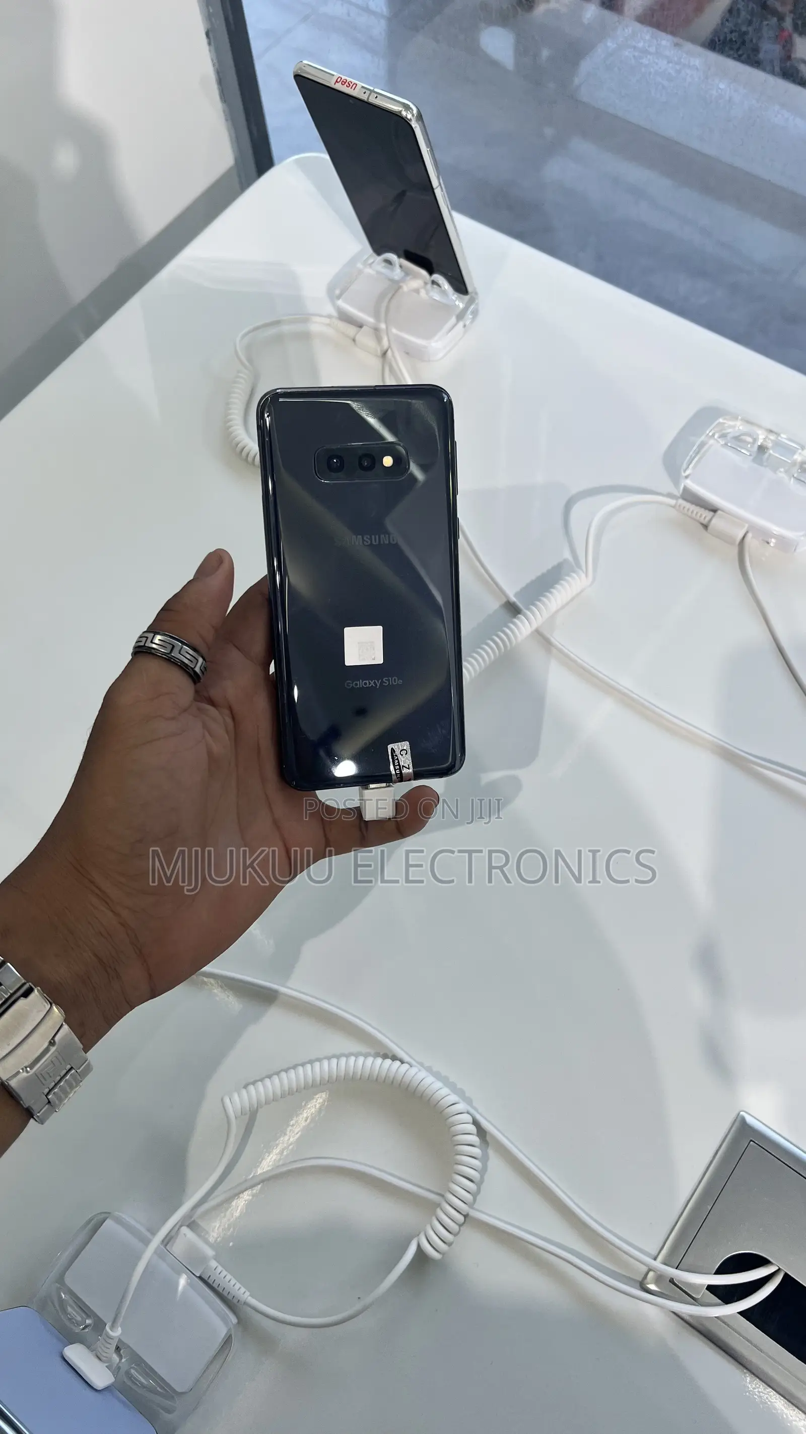 Samsung Galaxy S10e 128 GB Black