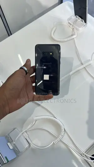 Samsung Galaxy S10e 128 GB Black