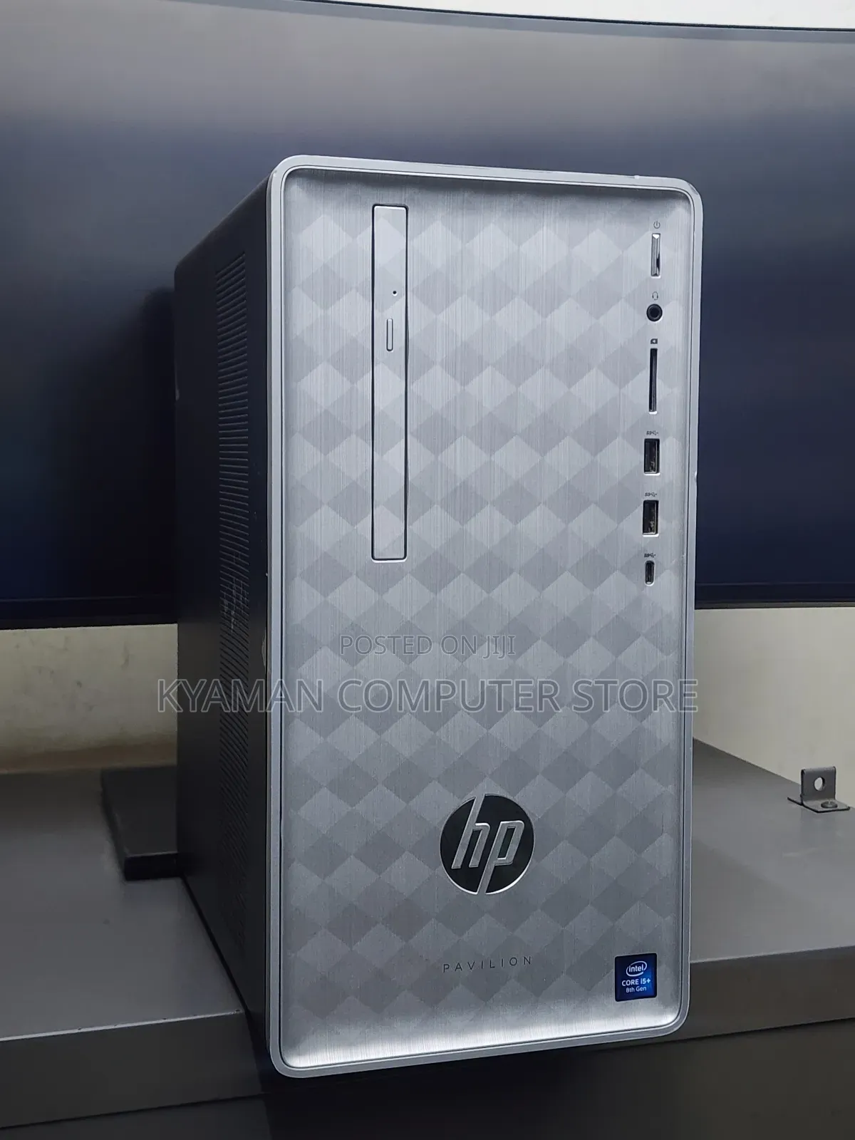 Desktop Computer HP Pavilion 590 8GB Intel Core I5 SSD 256GB