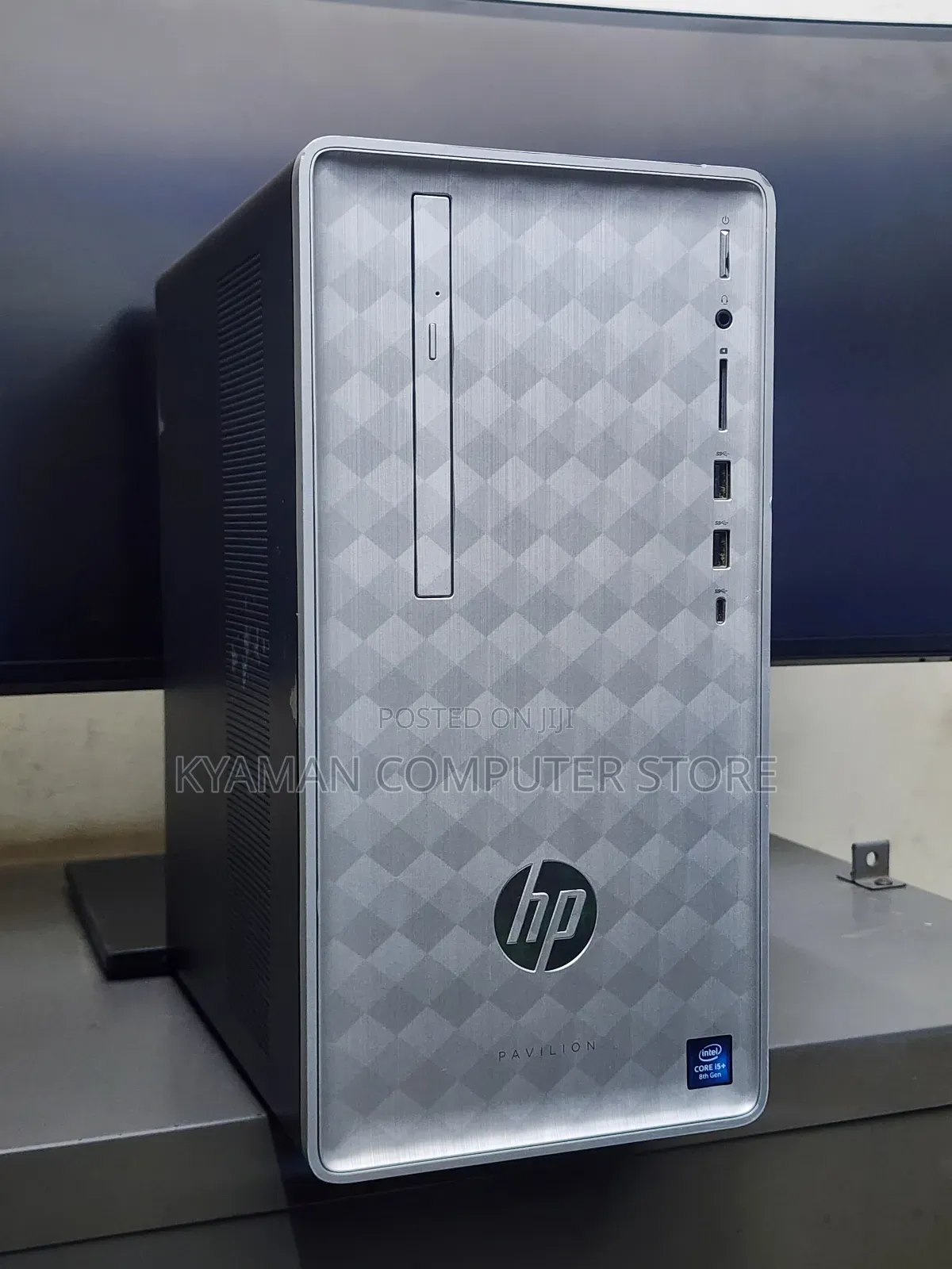 Desktop Computer HP Pavilion 590 8GB Intel Core I5 SSD 256GB