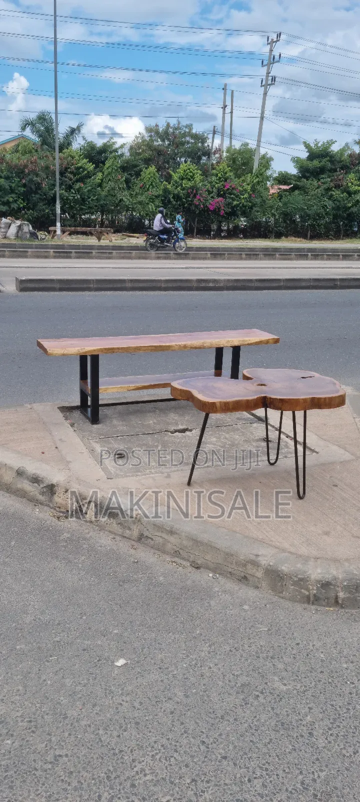 Meza Na Coffee Table Nzuri Sana