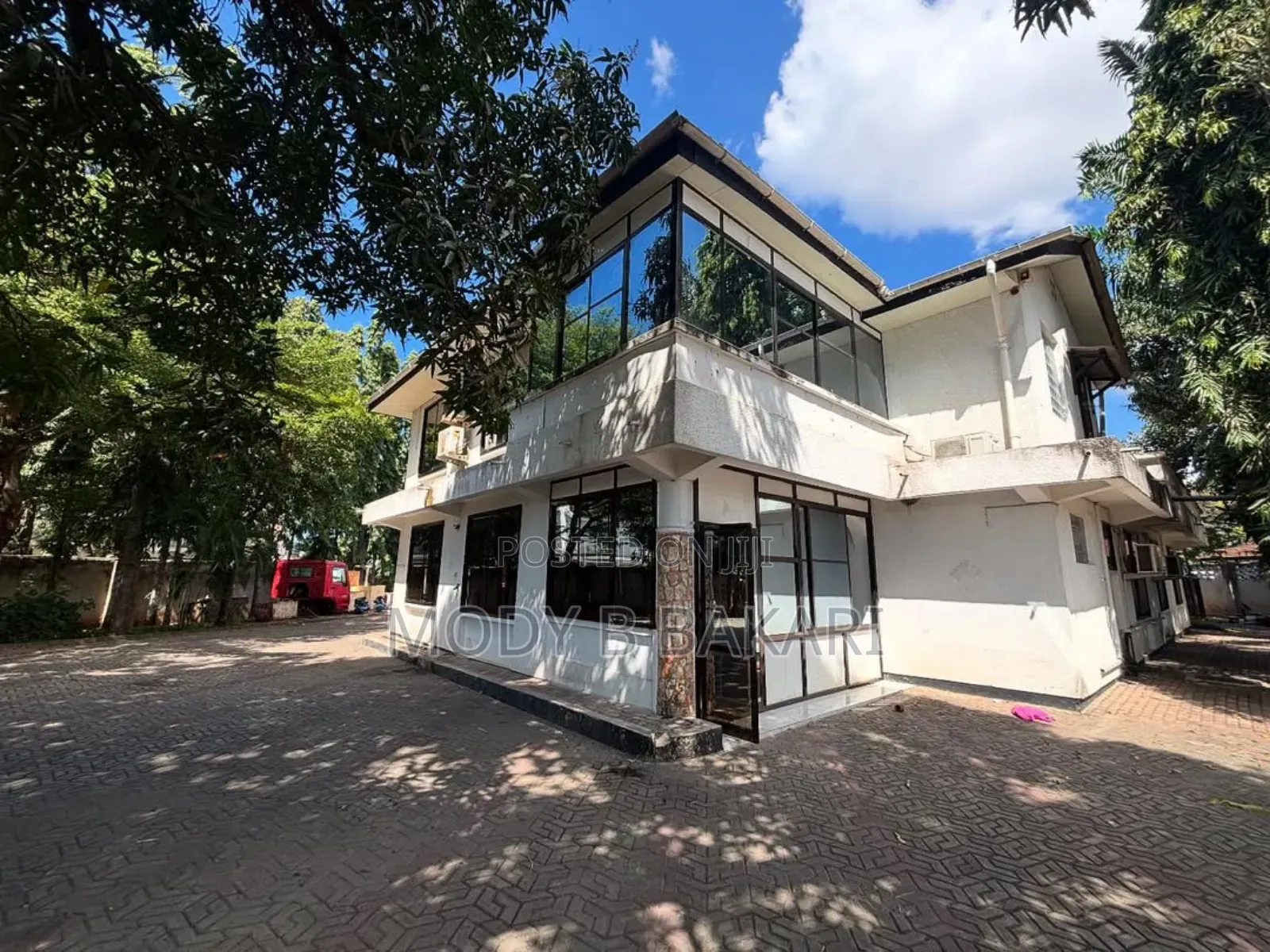 9bdrm House in Mikocheni for sale