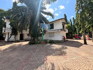 9bdrm House in Mikocheni for sale