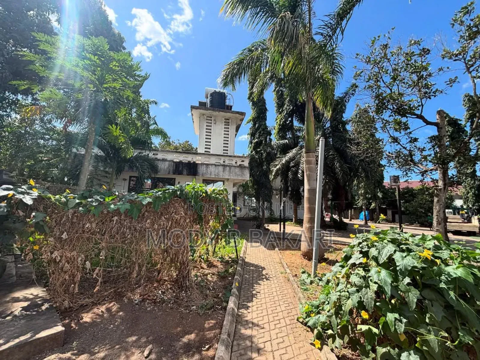 9bdrm House in Mikocheni for sale