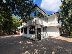 9bdrm House in Mikocheni for sale