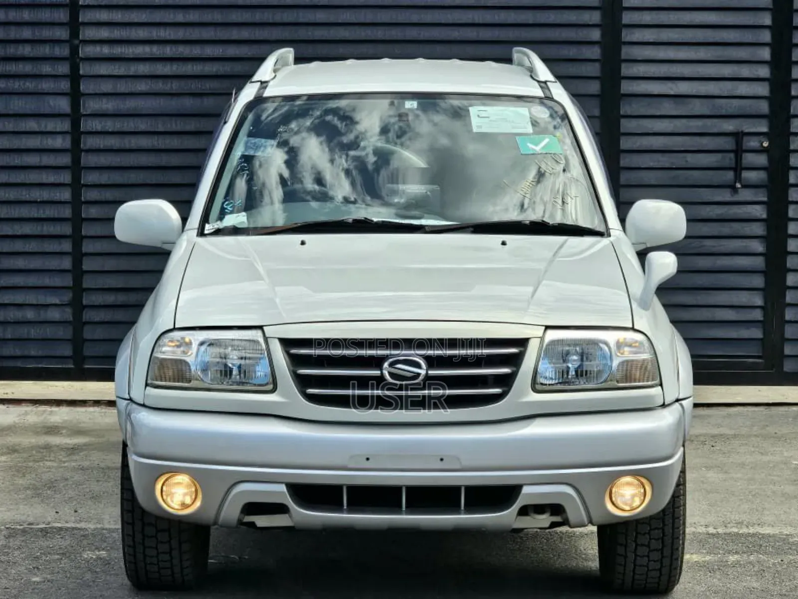 Suzuki Escudo 2003 White