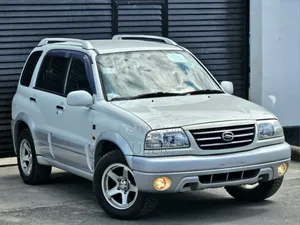 Suzuki Escudo 2003 White