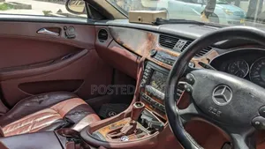 Mercedes-Benz CLS 2008 Maroon
