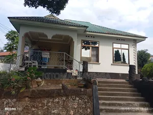 8bdrm House in Kinondoni for rent