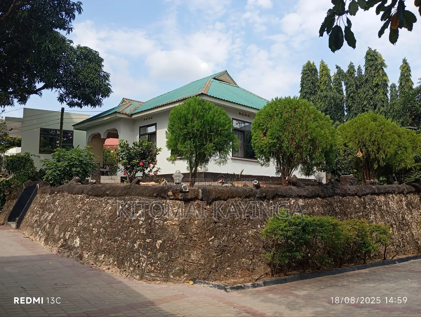 8bdrm House in Kinondoni for rent