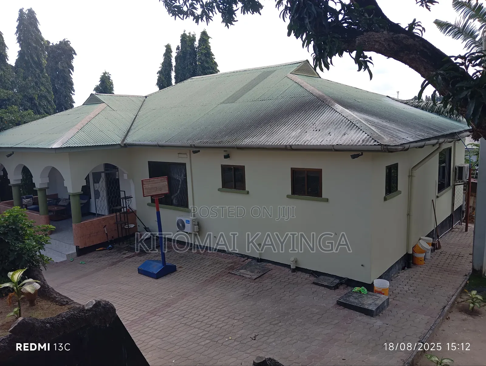 8bdrm House in Kinondoni for rent