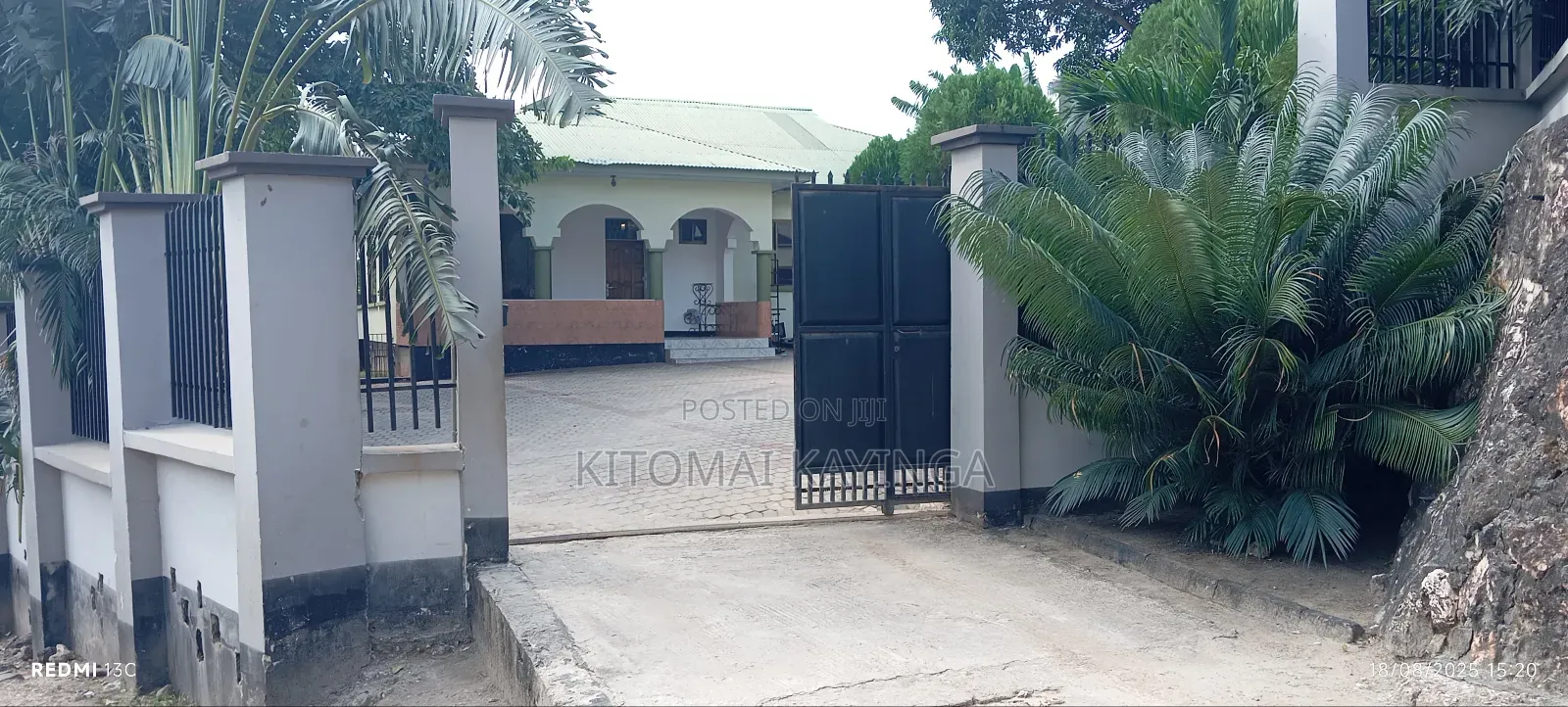 8bdrm House in Kinondoni for rent