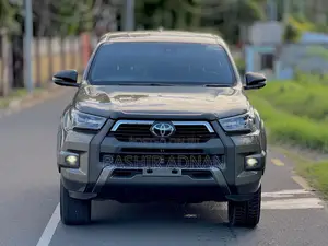 Toyota Hilux 2024 Gray