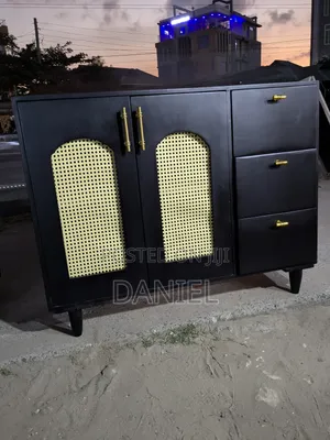 Console Table Ya Rangi Nyeusi