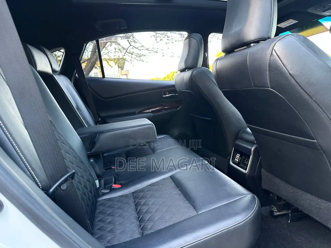 Toyota Harrier 2.0 2015 White