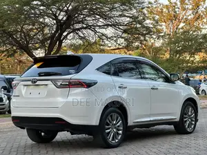 Toyota Harrier 2.0 2015 White