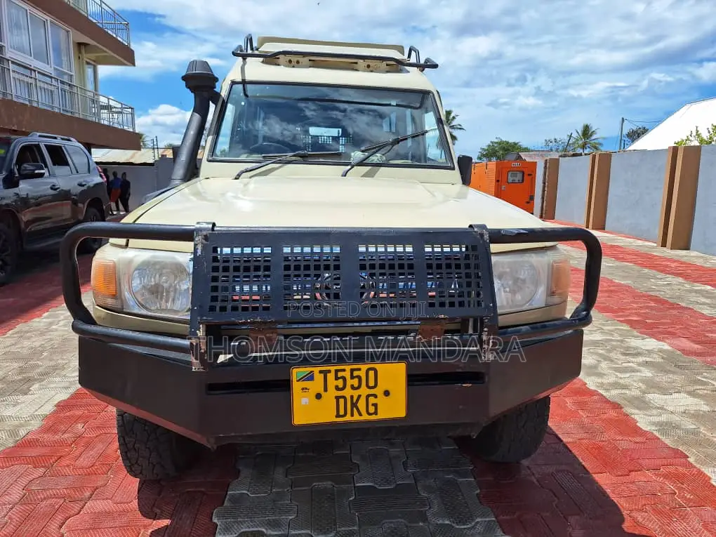 Toyota Land Cruiser 2008 Beige