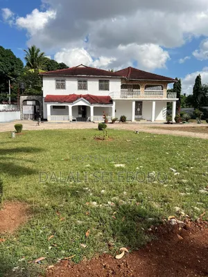 6bdrm Bungalow in Bahari Beach, Kinondoni for sale
