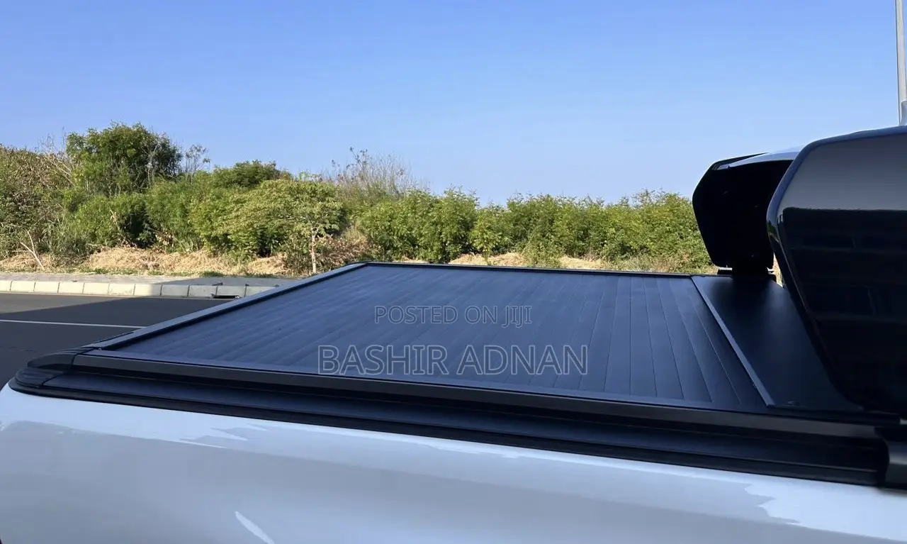 Toyota Hilux 2024 White