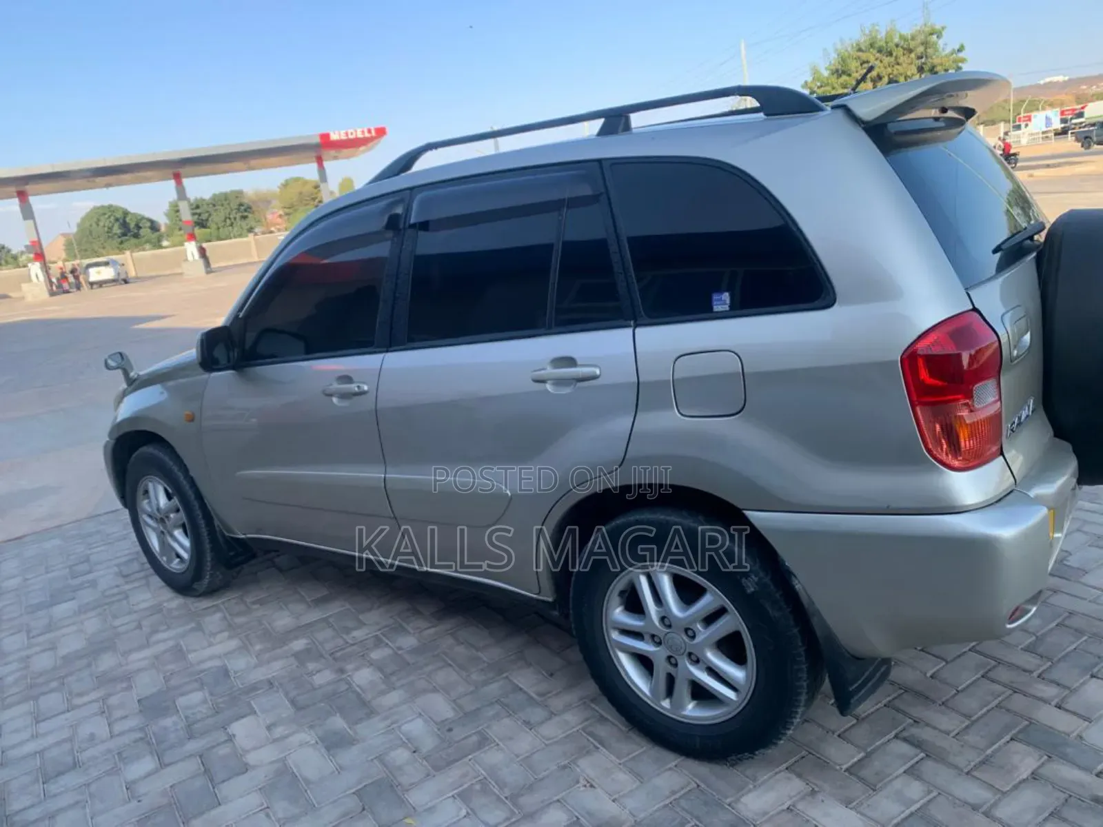 Toyota RAV4 2004 Gold