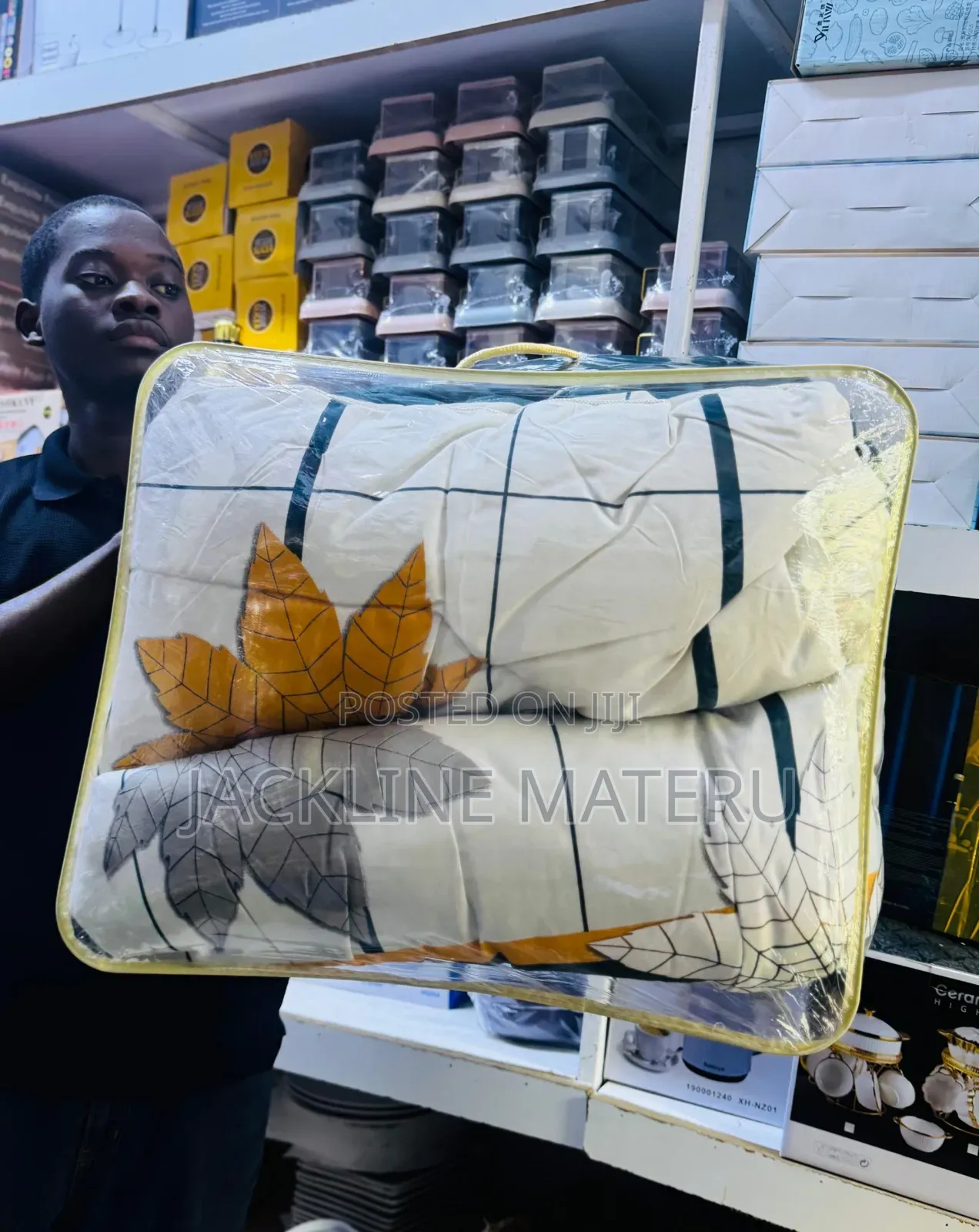 Duvet Cover Set With 2 Bedsheets Size 7*8