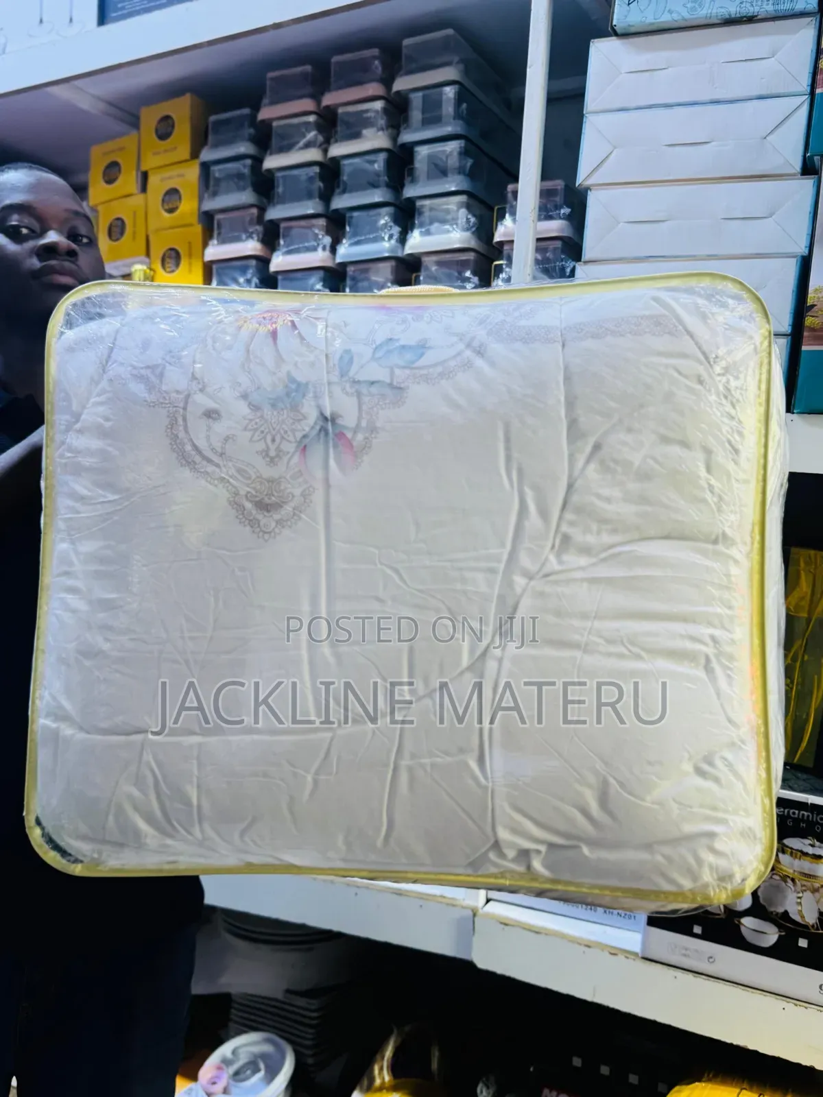 Duvet Cover Set With 2 Bedsheets Size 7*8