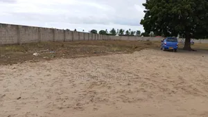 Eneo Linauzwa Ununio Beach