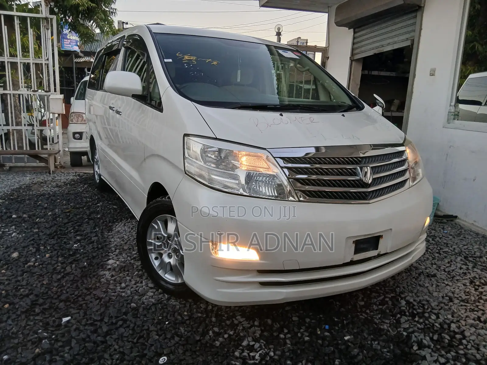 Toyota Alphard 2.4 Petrol FWD 2006 Pearl