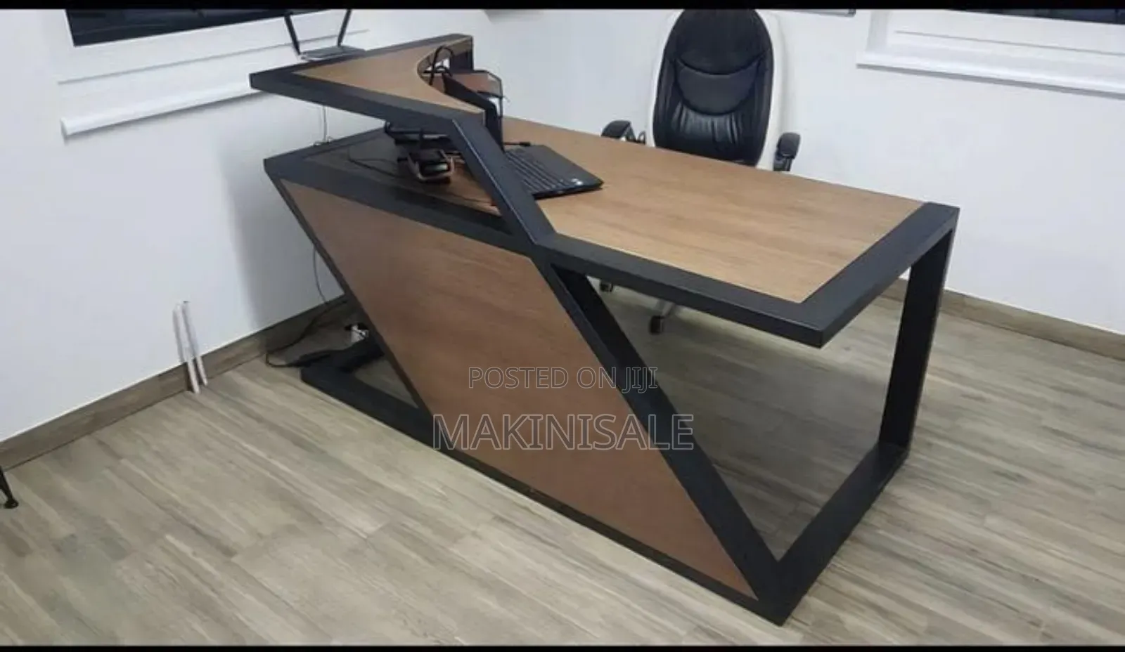 Meza Ya Office Kubwa