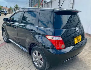 Toyota IST 2005 Black