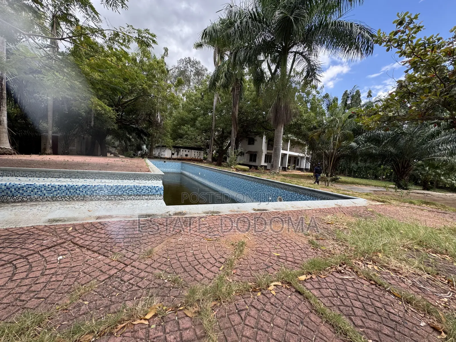 A Prime Plot Available for Sale at Kawe Beach /Msasani Beach