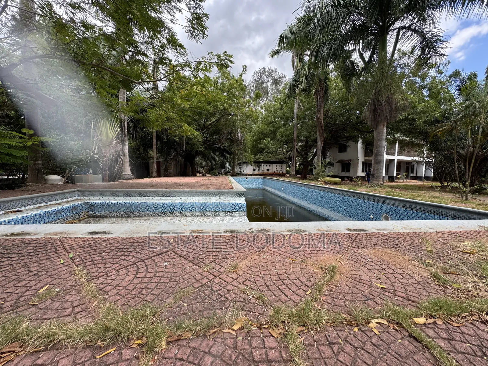 A Prime Plot Available for Sale at Kawe Beach /Msasani Beach